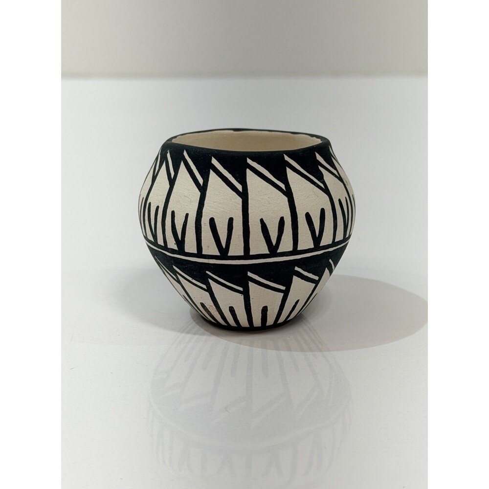 Miniature Pottery By  Miranda Leno signed "M.L."  2 " H x 1. 3/4" D